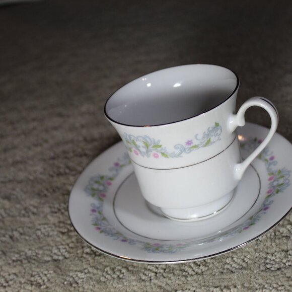 Crown Ming Fine China  Jian Shiang 1112 Windsor Pattern Tea Cup and Saucer - Picture 1 of 9